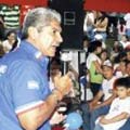 Quijano sacará a activistas de alcaldía