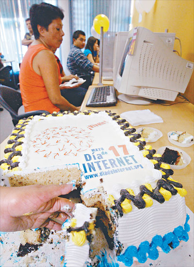 Pastel y olvido en el Día de Internet