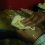 019-mama-haciendo-pupusas---oscar-gonzalez