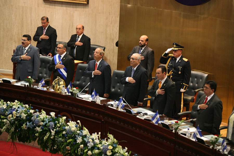 Junta Directiva de Asamblea Legislativa escuchó atenta el balance de dos años de gestión del Ejecutivo. Foto La Prensa.