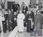 Juan Pablo II, a bordo del papa, que desde su llegada a El Salvador, lo condujo al centro de San Salvador, dónde visita la Catedral Metropolitana. Primera visita 6 de marzo de 1983.