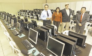Equipo nuevo. El Tribunal Supremo Electoral utilizará nueva tecnología para transmitir resultados electorales. Foto de LA PRENSA/Víctor Peña Equipo nuevo. El Tribunal Supremo Electoral utilizará nueva tecnología para transmitir resultados electorales. Foto de LA PRENSA/Víctor Peña