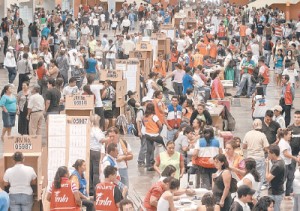 La encuesta. LPG datos aprovechó las elecciones del domingo pasado para hacer una encuestas sobre las personas que podrían ser candidatos a la presidencia de la república por los diversos partidos políticos. Foto de LA PRENSA/Archivo La encuesta. LPG datos aprovechó las elecciones del domingo pasado para hacer una encuestas sobre las personas que podrían ser candidatos a la presidencia de la república por los diversos partidos políticos. Foto de LA PRENSA/Archivo