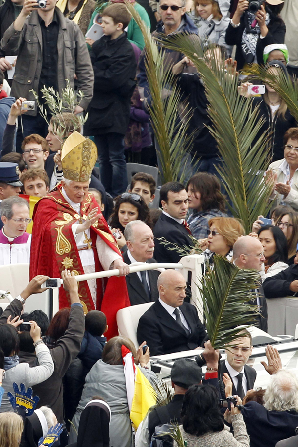 Pope Benedict XVI arrives to lead the Palm Sunday mass in Saint Peter’s Square at the Vatican