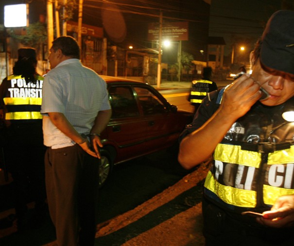 1ER OPERATIVO DE PLAN VACACIONAL DE LA POLICIA NACIONAL CIVIL Y EL INSTITUTO DE TOXOCOLOGIA DEL MINISTERIO DE JUSTICIA Y SEGURIDAD PUBLICA EN DONDE SE BUSCA PREVENIR ACCIDENTES DE TRANSITO DURANTE LA EPOCA VACACIONAL QUE INICIA DESDE ESTE FIN DE SEMANA. 1