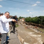 En su último año de gestión, el presidente Funes afrontó los daños causados por la tormenta 12-E que impactó entre el 4 y el 7% del PIB, un total de $1,968 millones en daños.