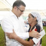 Entrega de la pensión vitalicia a personas de la tercera edad que viven en la zona rural de la República.
