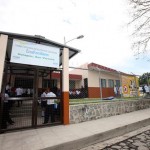 1A comienzos de 2012, el presidente Funes inauguró la Unidad Comunitaria de Salud Familiar Especializada, en el municipio de Verapaz, San Vicente.
