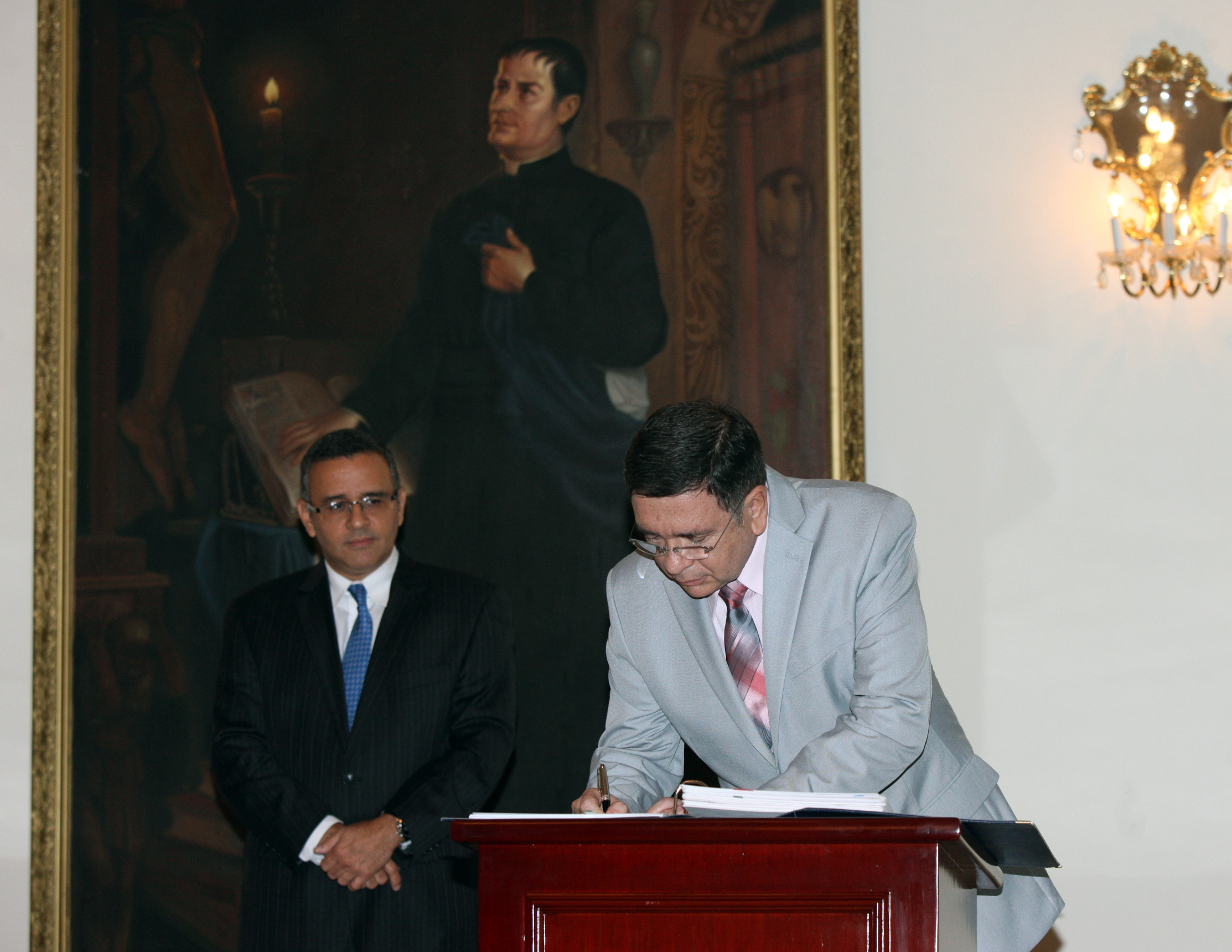 En sus primeras declaraciones Munguía Payés aseguró que pondría todo su esfuerzo para reducir a la mitad los elevados índices de homicidios que se registraban en el país.