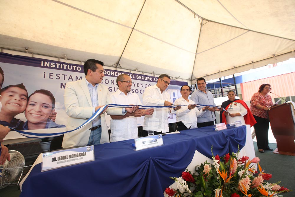 En el mes de febrero del presente año, el presidente Funes inauguró en Santa Ana, la Unidad Médica del Seguro Social. Para su construcción se invirtió la cantidad de $750 mil.